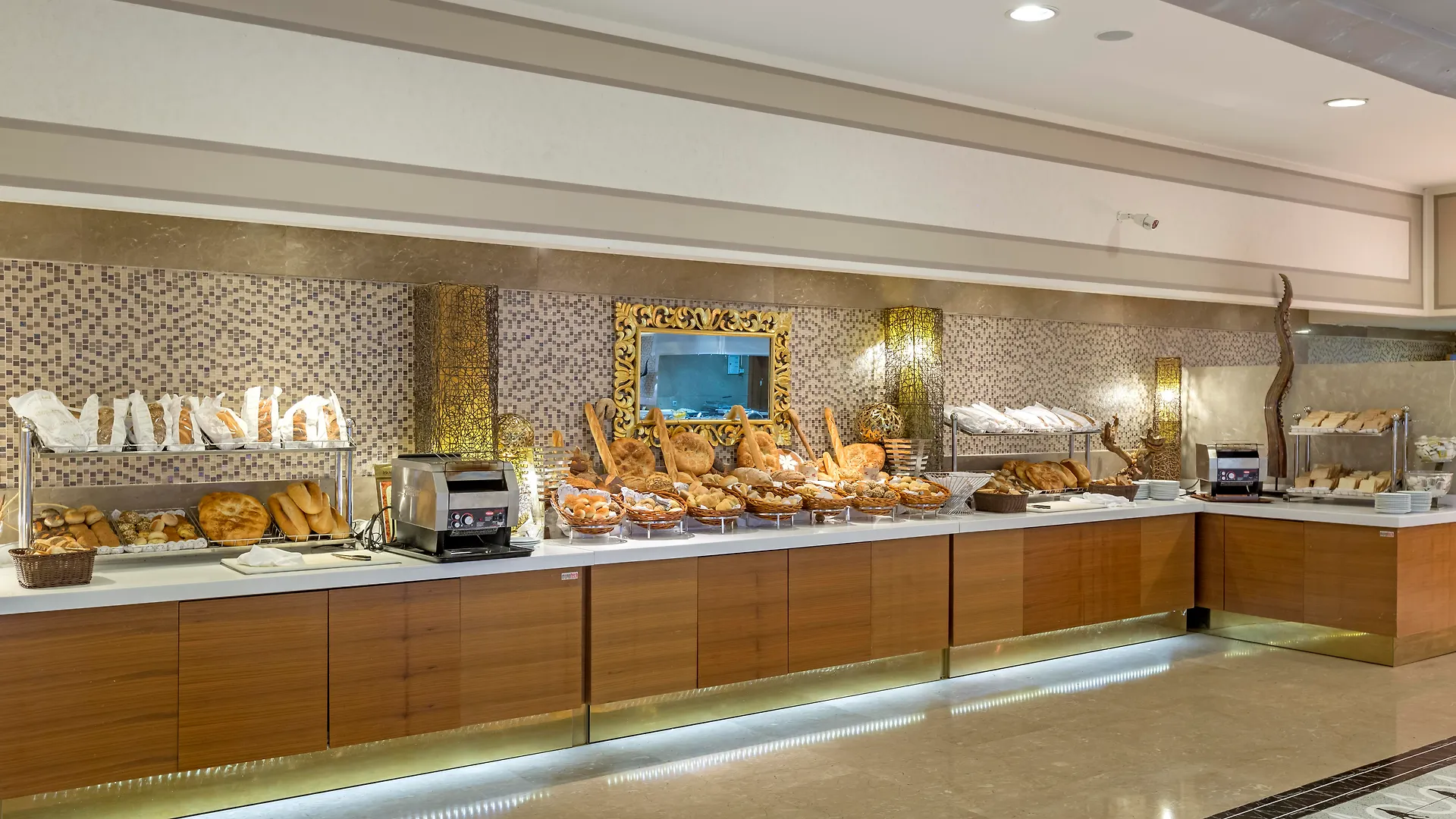 אנטליה Royal Holiday Palace 5*,